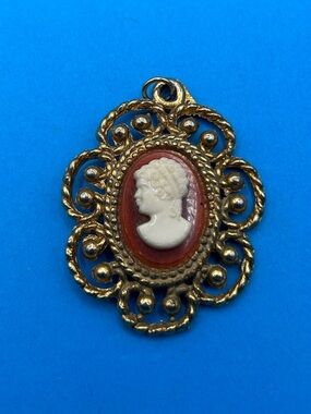 Cameo Pendant